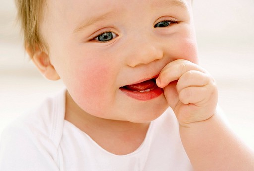 режутся зубы у ребенка